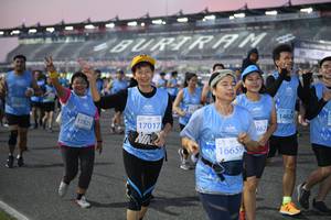 BIB: 52617, 5280
                            <button type="button" onclick="openModal(10462061)" class="btn btn-primary btn-sm float-right btn-popup" data-toggle="modal" data-target=".modal-high-quality">
                        <i class="fas fa-shopping-cart"></i> Add to Cart
                    </button>
                                            <button type="button" onclick="isThisMe(10462061, true)" class="btn btn-success btn-sm float-right btn-popup btn-isme hidden" data-toggle="tooltip" data-placement="bottom" title="นี่คือรูปของคุณใช่ไหม คลิกที่นี่เพื่อเอาเข้าอัลบั้ม">
                        <i class="fas fa-plus"></i> Add to album
                    </button>
                    <button type="button" onclick="isThisMe(10462061, false)" class="btn btn-warning btn-sm float-right btn-popup btn-isnotme hidden">
                        <i class="fas fa-ban"></i> Remove from album
                    </button>